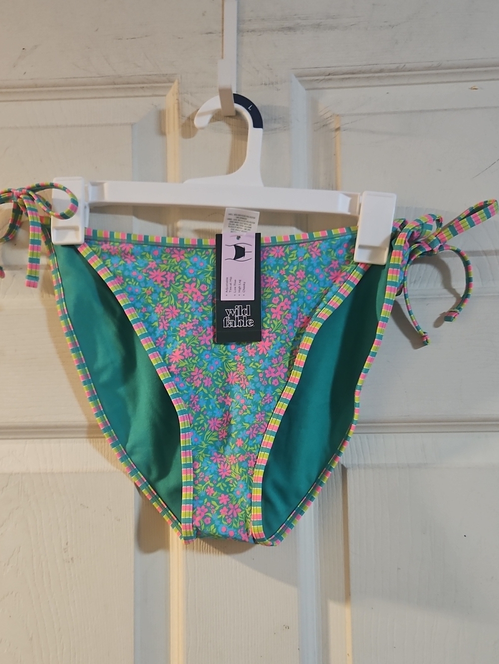 WILD FABLE LOW RISE CHEEKY SIDE TIE BIKINI BOTTOM:GREEN/FLORAL: NEW WITH TAGS: L
